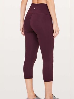 Lululemon Wunder under Burgundy High Rise 21” Leggings, women’s size 4